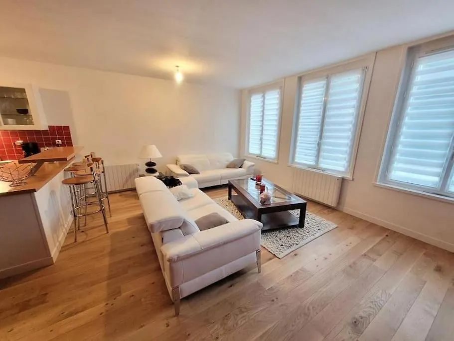 Appartement De 90M² Situe Dans Le Vieux-Lille.