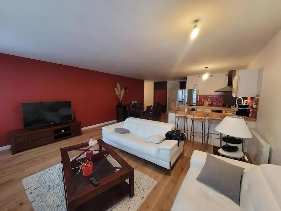 Appartement De 90M² Situe Dans Le Vieux-Lille.