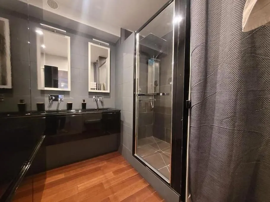 Appartement De 90M² Situe Dans Le Vieux-Lille. France